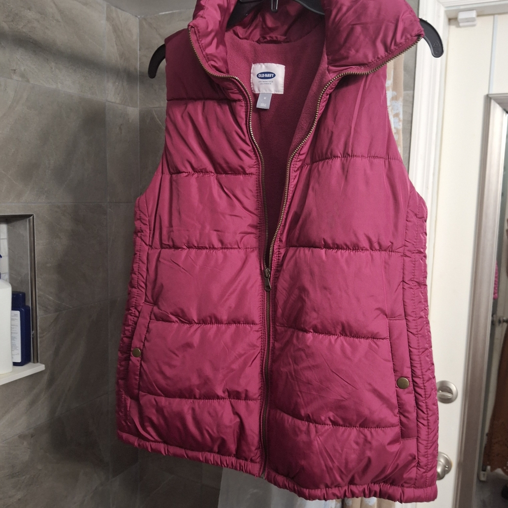 Old Navy Women's Puffer Vest - Pink